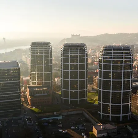 Apartamento Sky Park Panorama 22nd Floor Free Parking Bratislava